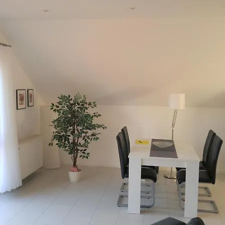 Dachgeschosswohnung 公寓